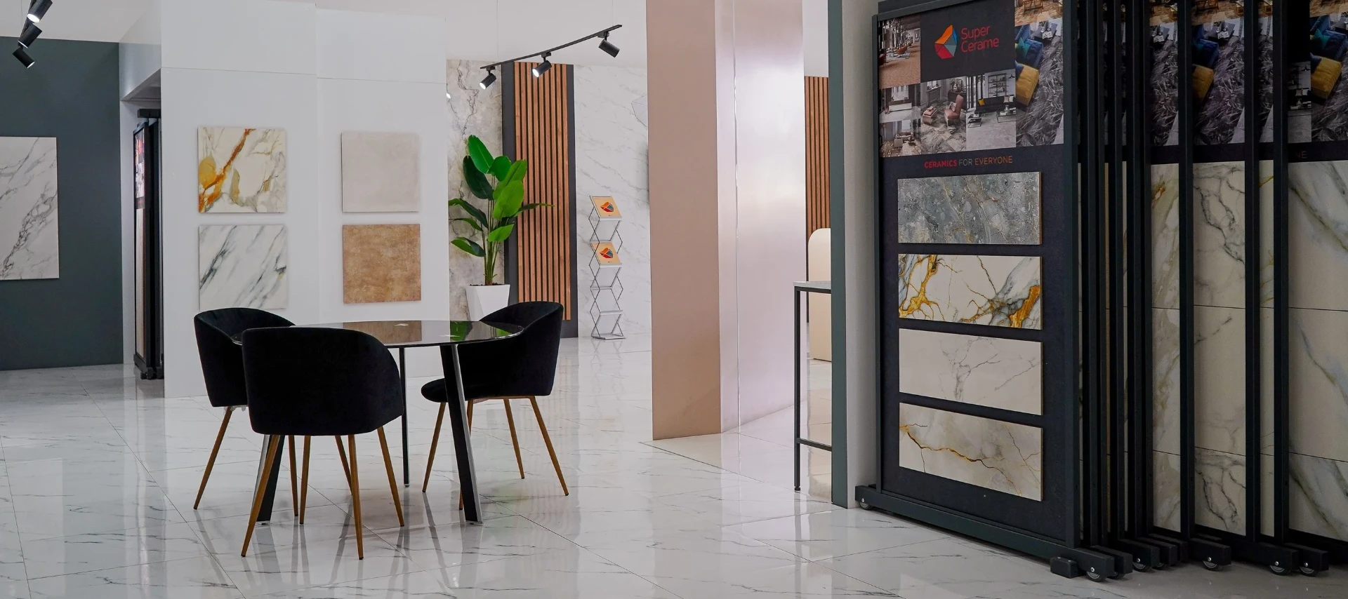 Showroom Doha Cerame — présentation de carrelages et céramiques